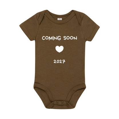 Babybody "Coming Soon 2027" kortärmad 0-3 månader