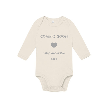 Babybody Personlig "Coming Soon 2027" långärmad 0-3 månader