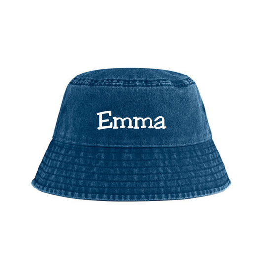 Personlig fiskehatt med broderat namn