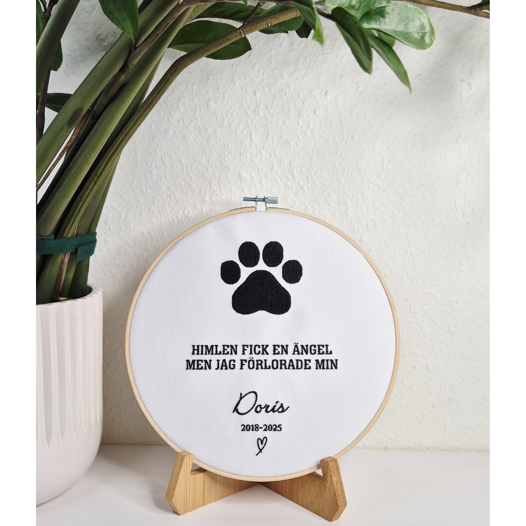 personlig broderad tavla för katt.